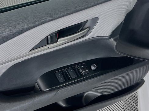 Used 2025 Toyota Camry SE image 11