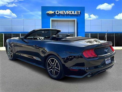 Used 2020 Ford Mustang Premium image 5