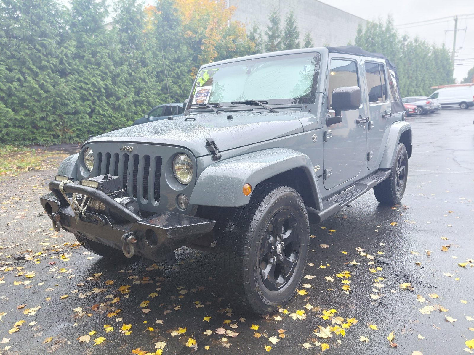 Used 2015 Jeep Wrangler Unlimited Sahara w/ Connectivity Group AWD/4WD image 22