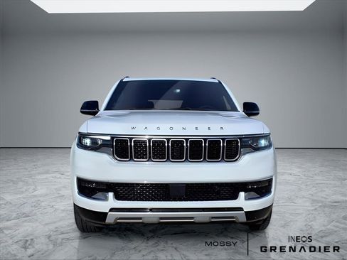 Used 2024 Jeep Wagoneer L Series II w/ Flexible Seating Group image 2