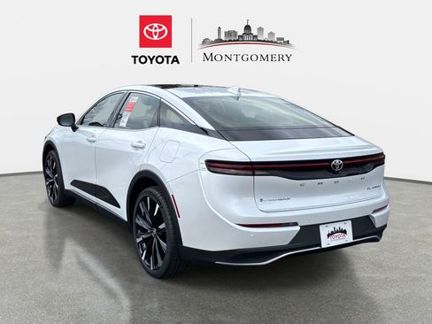 New 2026 Toyota Crown Platinum image 5