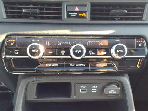 Used 2024 Honda Pilot Touring image 20