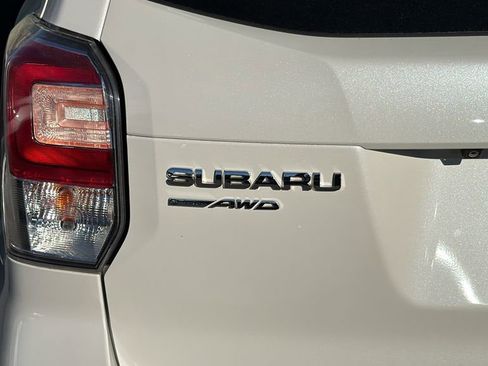 Used 2017 Subaru Forester 2.5i Premium image 12