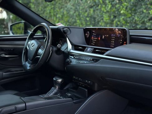 Used 2020 Lexus ES 300h w/ Premium Package image 19