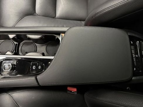 Used 2024 Volvo XC90 B5 Plus image 22