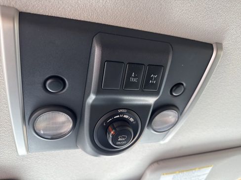 Used 2014 Toyota FJ Cruiser 4WD w/ Convenience Package image 13