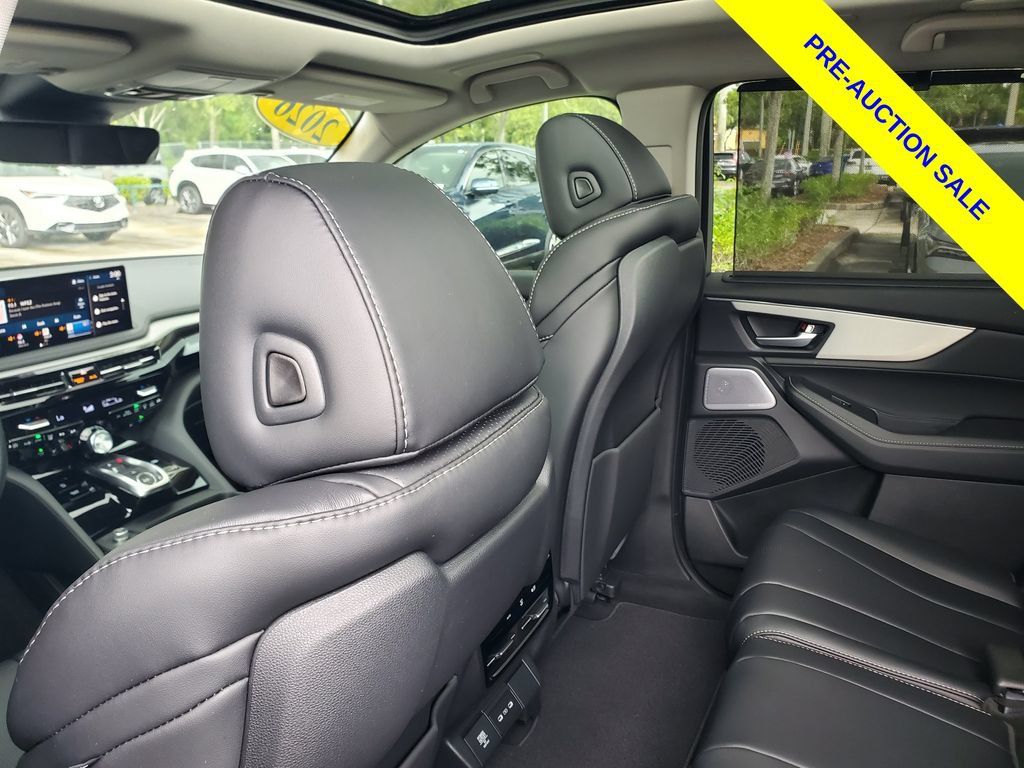 Used 2026 Acura MDX w/ Technology Package FWD image 11