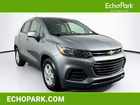 Used 2020 Chevrolet Trax LS w/ Tint and Cruise Package FWD image 1