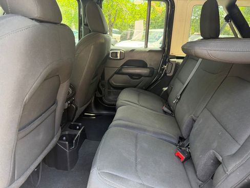 Used 2021 Jeep Wrangler Unlimited Sahara w/ Safety Group AWD/4WD image 11