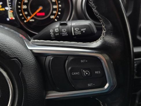 Used 2020 Jeep Wrangler Unlimited Sahara AWD/4WD image 30