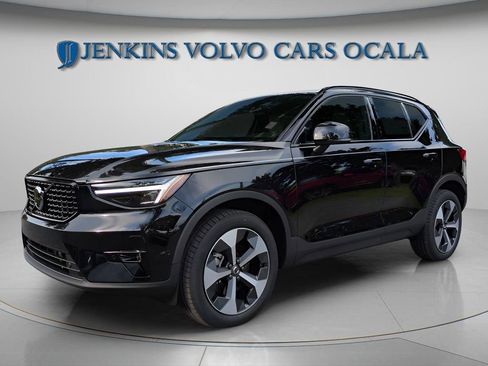 New 2025 Volvo XC40 B5 Plus w/ Protection Package Premier AWD/4WD image 7