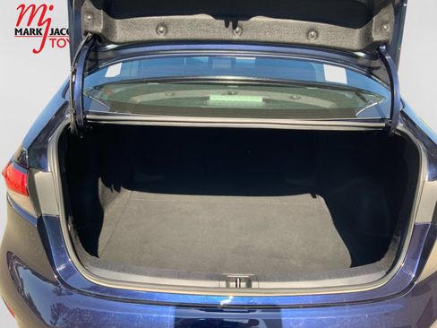 Used 2024 Toyota Corolla LE FWD image 13