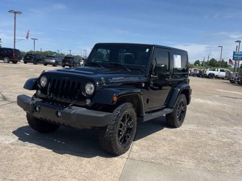 Used 2017 Jeep Wrangler Sahara AWD/4WD image 4