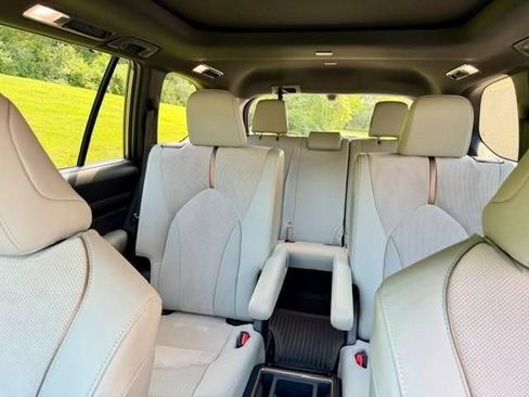 Certified 2026 Toyota Grand Highlander AWD Hybrid image 10