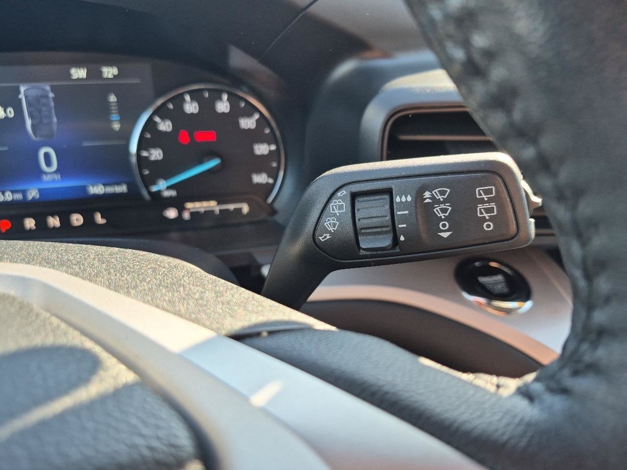 Used 2023 Ford Explorer XLT AWD/4WD image 21