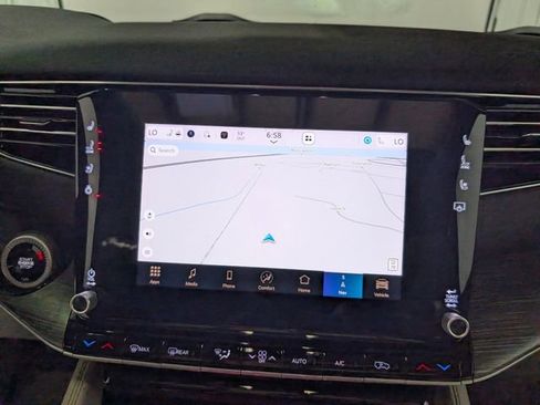 Used 2024 Jeep Wagoneer L Series III w/ Premium Group I image 22