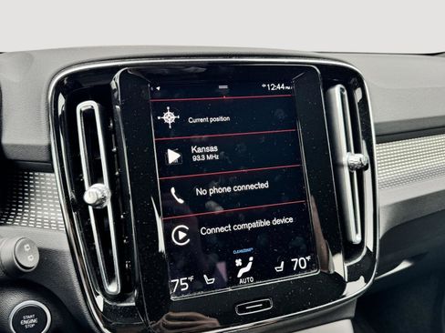 Used 2022 Volvo XC40 T5 R-Design w/ Advanced Package image 16