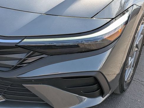 Certified 2026 Hyundai Elantra Hybrid FWD image 9