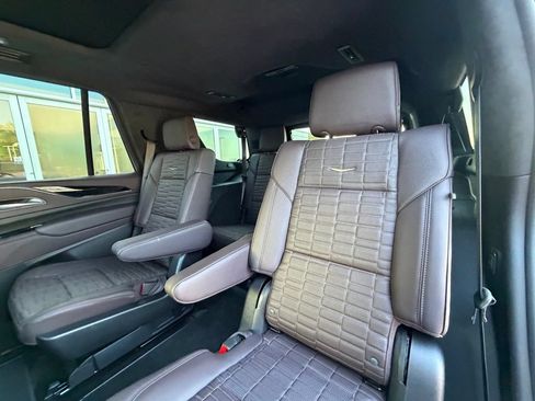 Used 2024 Cadillac Escalade V AWD/4WD image 16