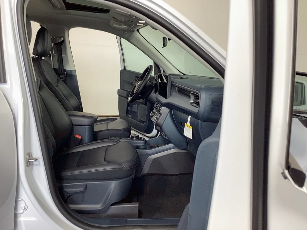 Used 2025 Ford Maverick Lariat w/ Black Appearance Package AWD/4WD image 8