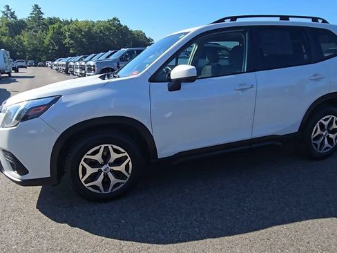 Used 2024 Subaru Forester Premium AWD/4WD image 16