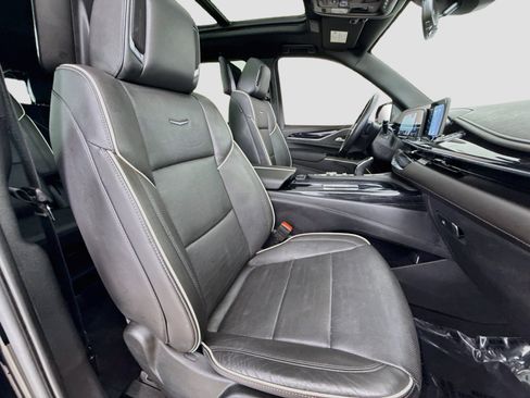 Used 2024 Cadillac Escalade Sport w/ Touring Package AWD/4WD image 32