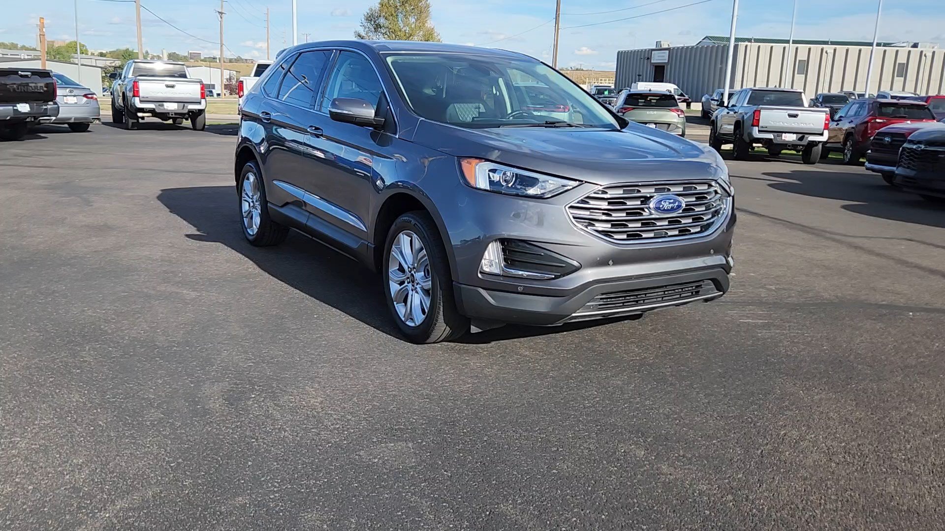 Used 2023 Ford Edge Titanium AWD/4WD image 4