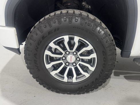Used 2021 GMC Sierra 1500 AT4 AWD/4WD image 10