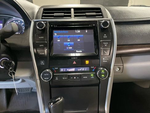 Used 2017 Toyota Camry XLE FWD image 15