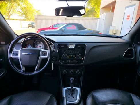 Used 2013 Chrysler 200 Limited image 15