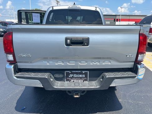 Used 2022 Toyota Tacoma SR5 AWD/4WD image 43
