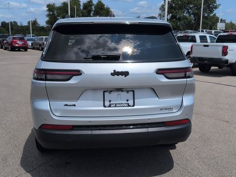 Used 2023 Jeep Grand Cherokee L Laredo AWD/4WD image 4