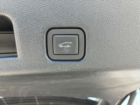 Used 2025 GMC Acadia Elevation w/ Elevation Premium Package AWD/4WD image 39