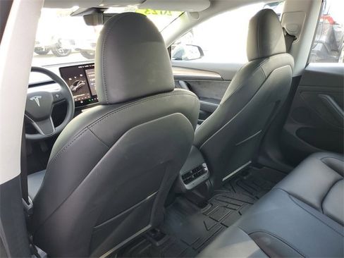 Used 2023 Tesla Model 3 Standard Range image 11