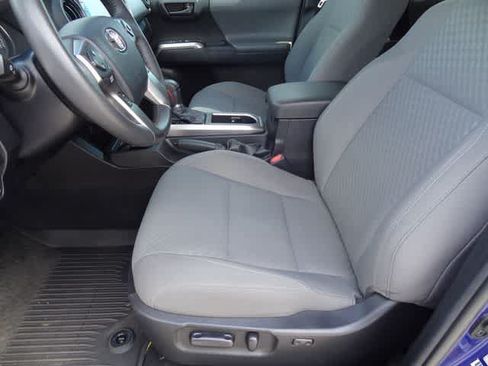 Used 2023 Toyota Tacoma SR5 AWD/4WD image 6