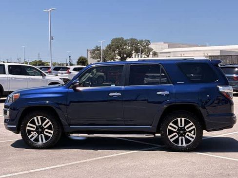 Used 2017 Toyota 4Runner Limited AWD/4WD image 3