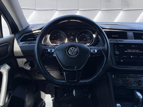 Used 2019 Volkswagen Tiguan SE AWD/4WD image 17
