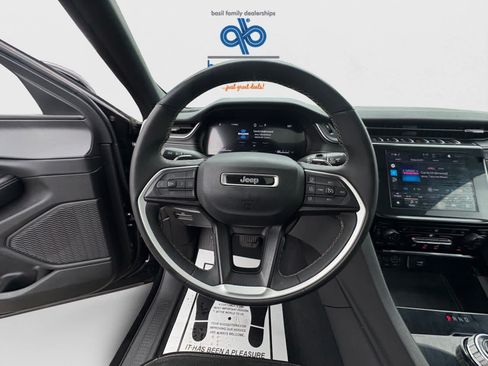Used 2023 Jeep Grand Cherokee L Laredo AWD/4WD image 16