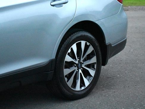 Used 2016 Subaru Outback 3.6R Limited image 11