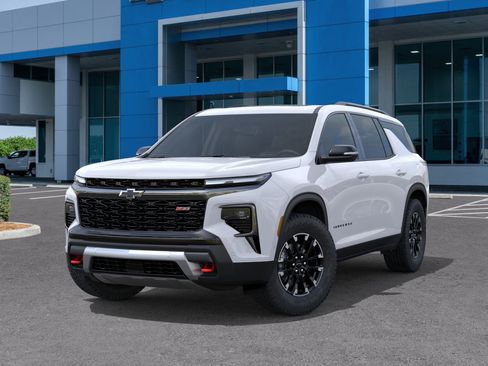 New 2026 Chevrolet Traverse Z71 w/ Enhanced Driving Package AWD/4WD image 6