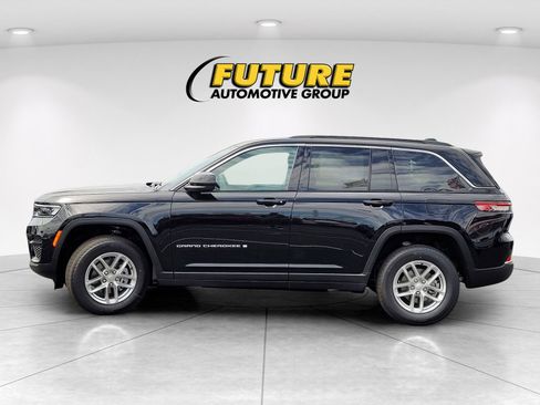 New 2026 Jeep Grand Cherokee Laredo w/ Trailer Tow Package AWD/4WD image 7