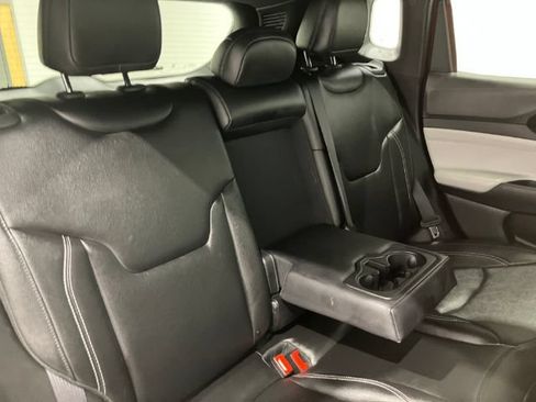 Used 2025 Jeep Compass Limited AWD/4WD image 23