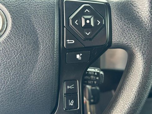 Used 2019 Toyota Tacoma SR image 18