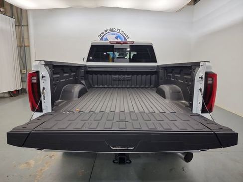 New 2026 GMC Sierra 2500 SLT w/ SLT Premium Package image 6