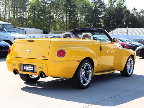 Used 2003 Chevrolet SSR w/ Preferred Equipment Group image 13