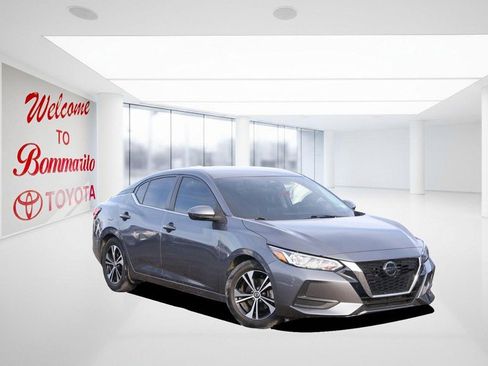 Used 2021 Nissan Sentra SV image 2