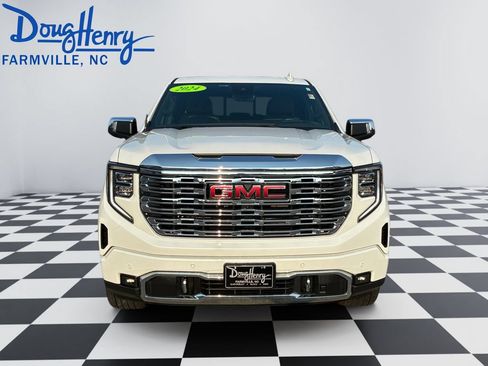 Used 2024 GMC Sierra 1500 Denali AWD/4WD image 8