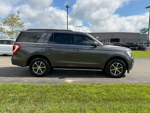 Used 2020 Ford Expedition XLT w/ Equipment Group 202A AWD/4WD image 5