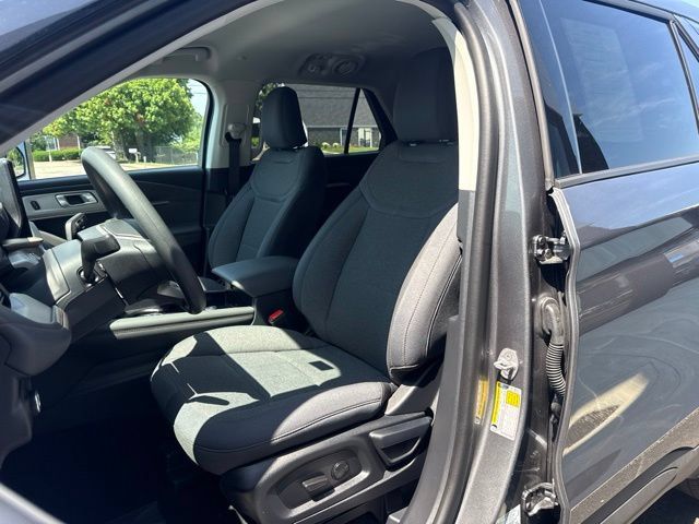 Used 2026 Ford Explorer Active AWD/4WD image 10
