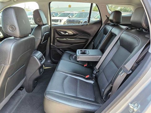 Used 2024 GMC Terrain SLT image 20